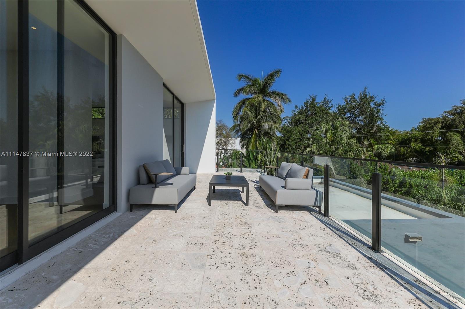 ENTRADA - Residential