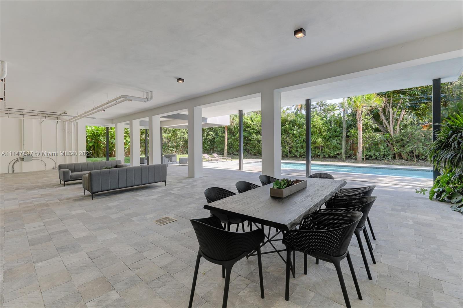 ENTRADA - Residential