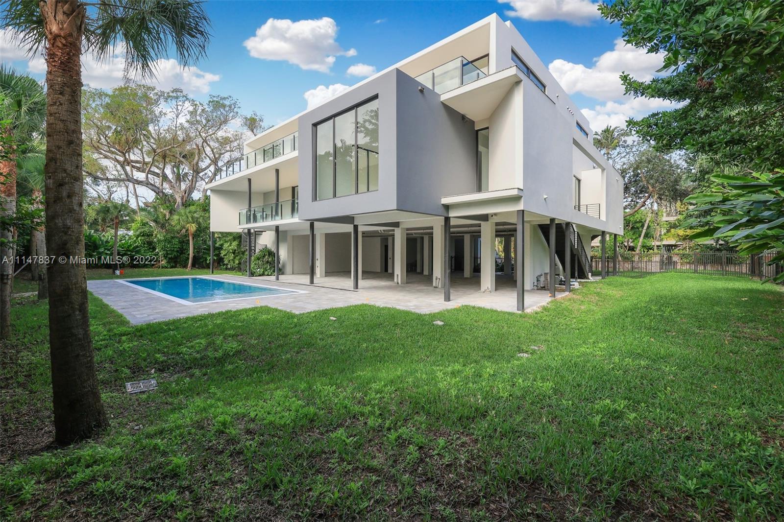 ENTRADA - Residential