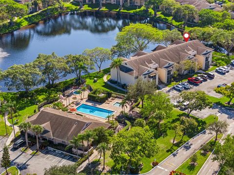 720 Cypress Ln F9 Deerfield Beach FL 33064