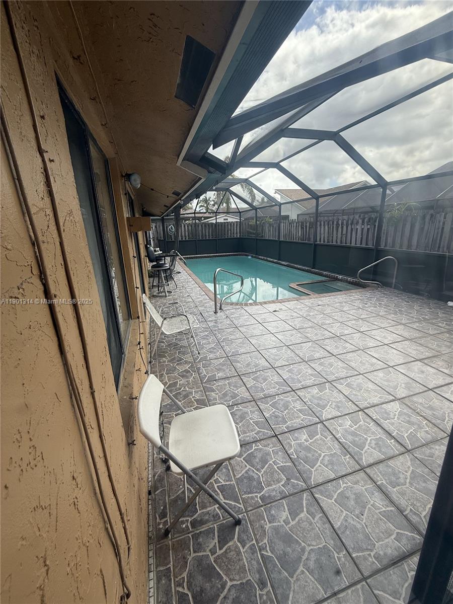 BOULEVARD WOODS NORTH - Residential Lease