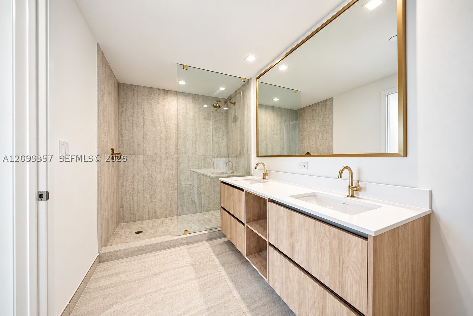 77 SE 5th St 2903