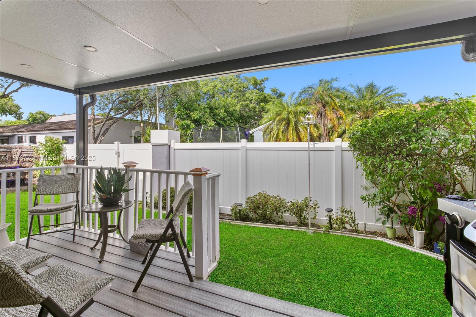 PEMBROKE LAKES SECTION EI - Residential