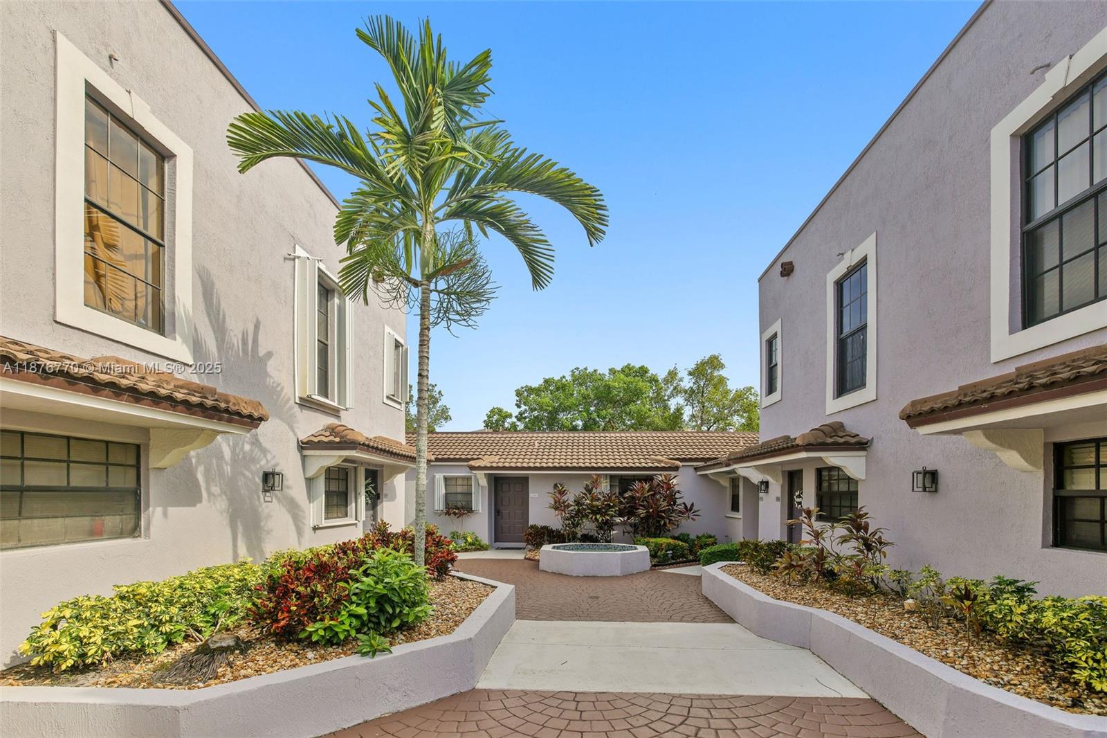 PEMBROKE LAKES SECTION EI - Residential