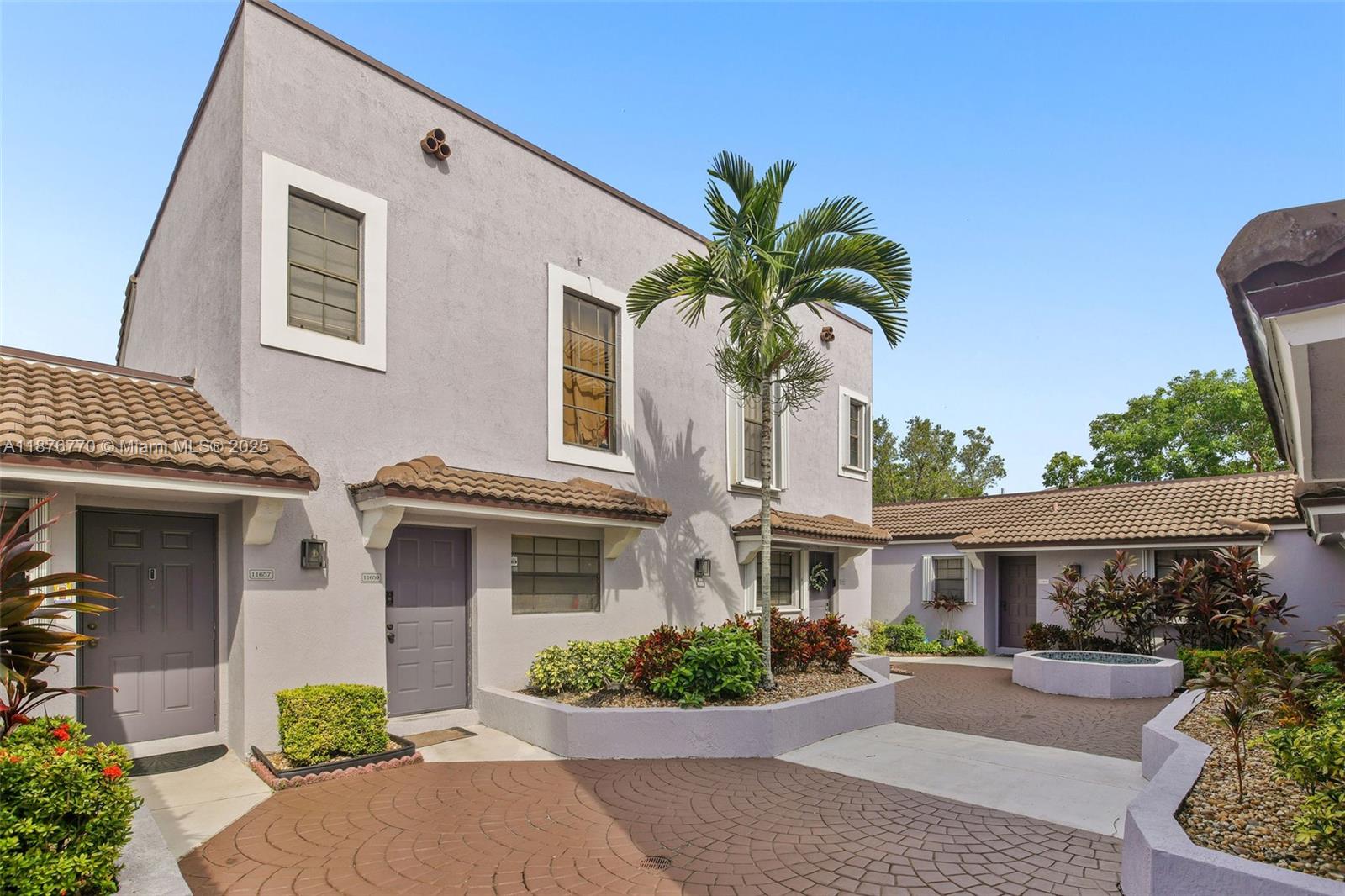 PEMBROKE LAKES SECTION EI - Residential