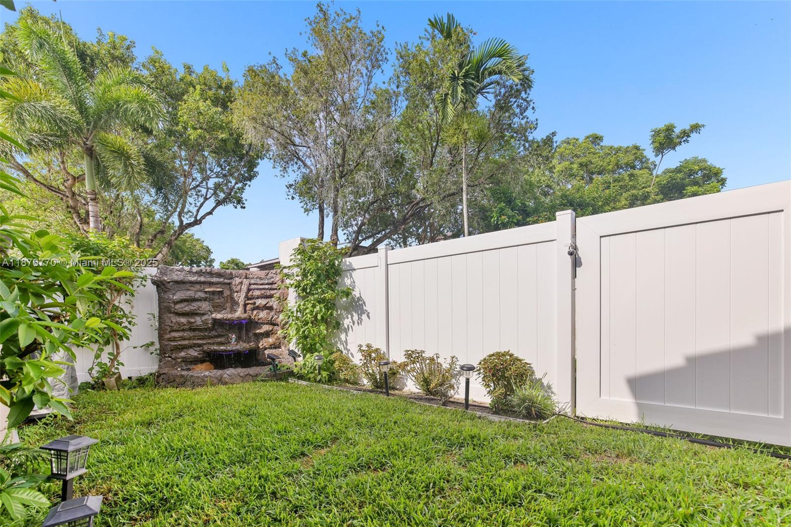 PEMBROKE LAKES SECTION EI - Residential