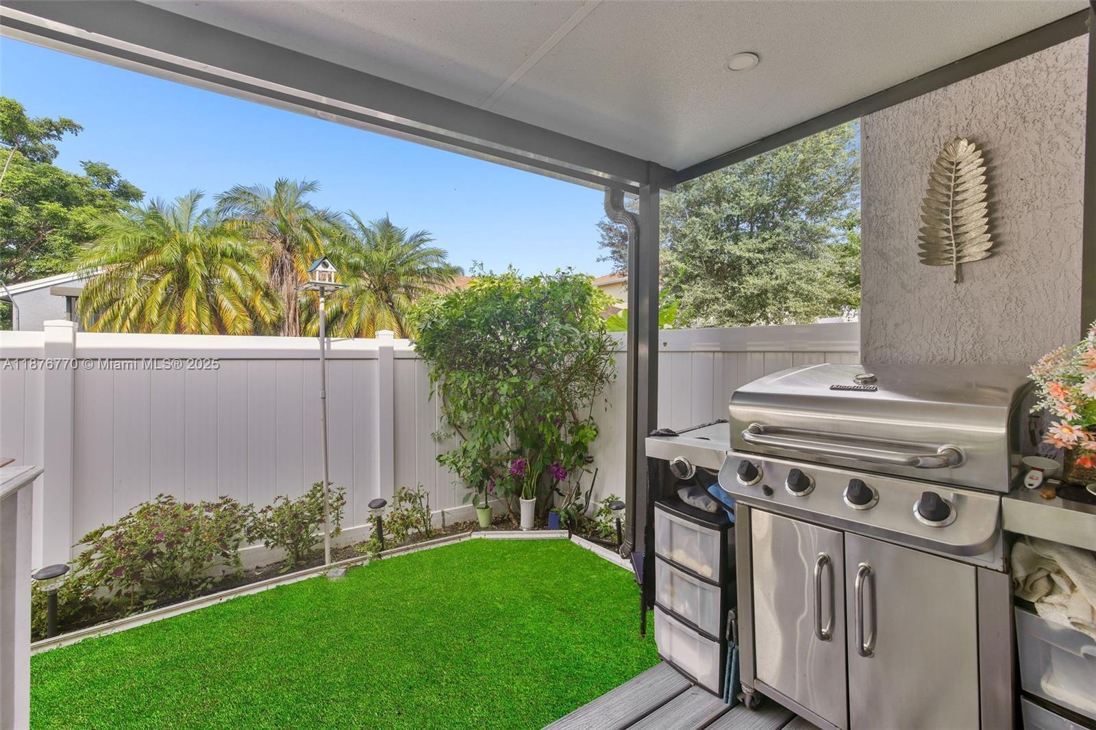 PEMBROKE LAKES SECTION EI - Residential