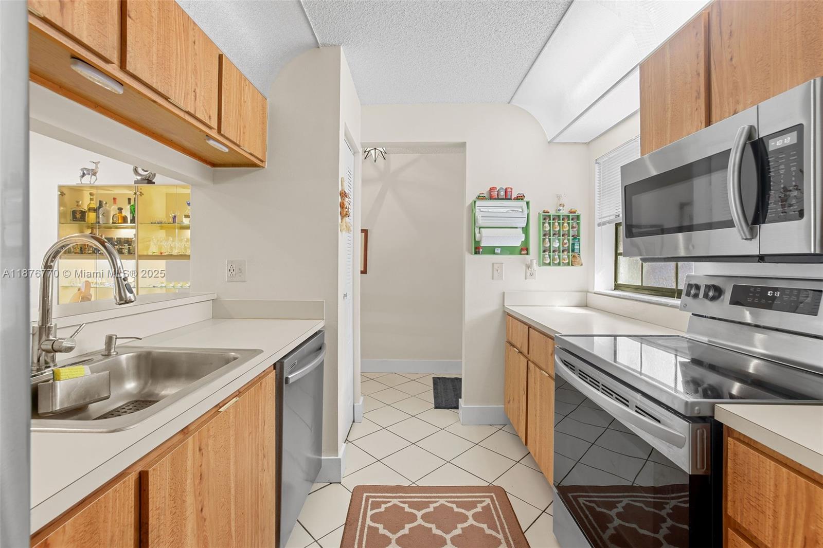 PEMBROKE LAKES SECTION EI - Residential