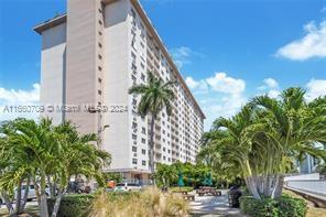Nice intracoastal views 2/2 . Gym with new exercise equipment. Convenience store & cafe in the building. Waterfront. The building has a gym, oversized pool by the bay. Watch the boats sail by. Parking space assigned. One assigned parking spot & guest parking available. 24/7 gate and lobby guards. The location is ideal, just across from the beautiful beaches and luxury high rises of Sunny Isles. New marina with docks available for rent.