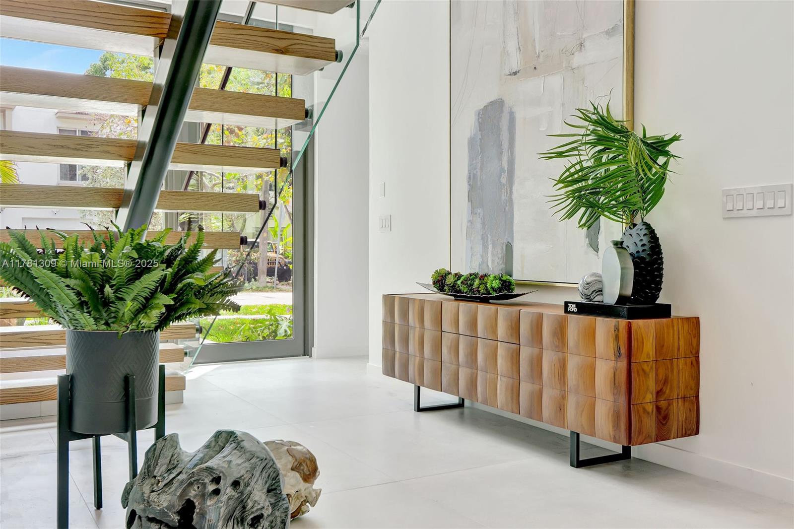 MUNDYS - Residential