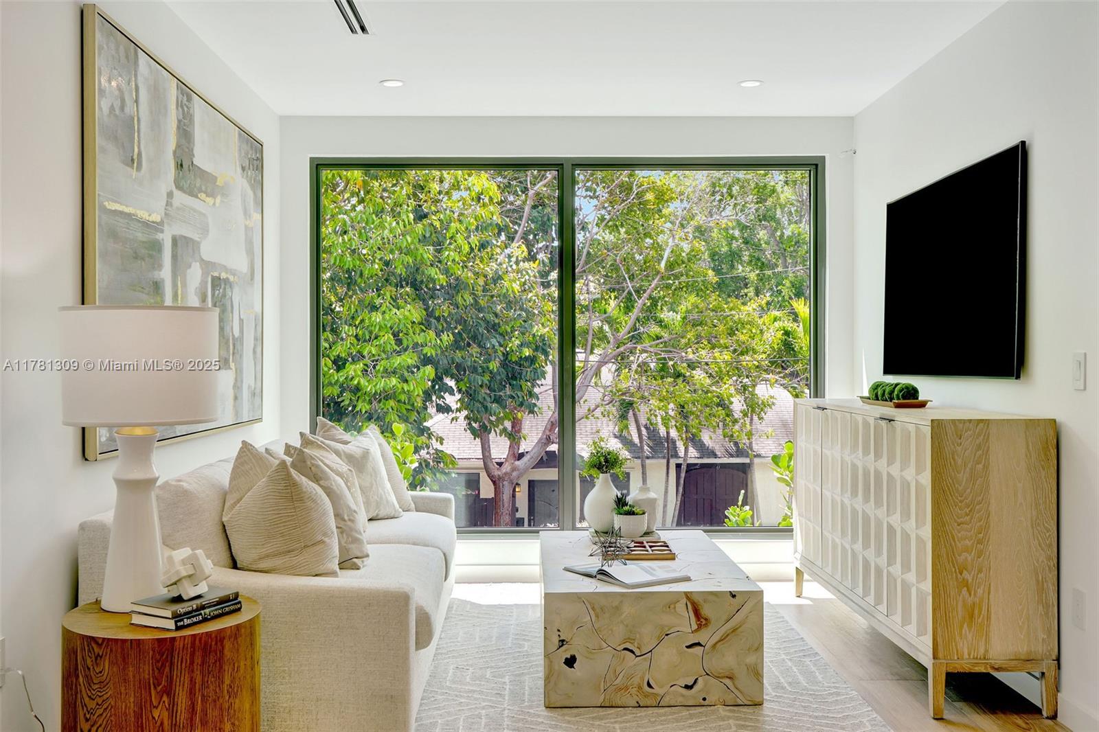 MUNDYS - Residential