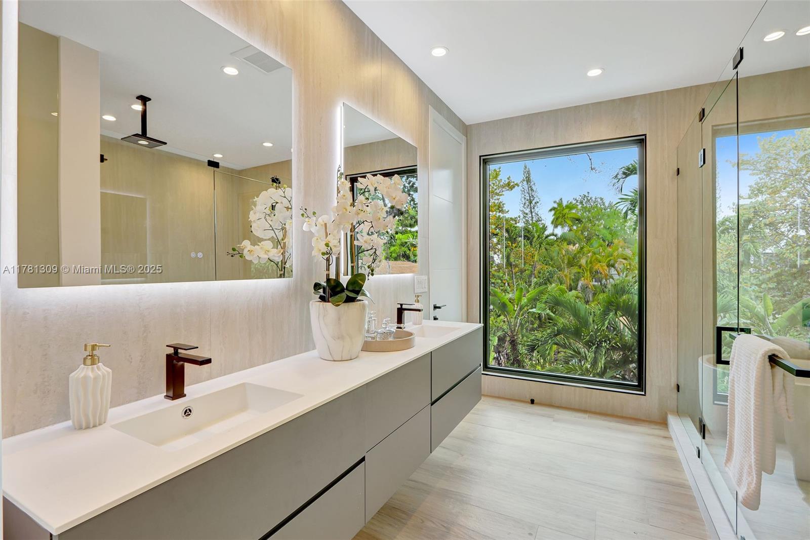 MUNDYS - Residential