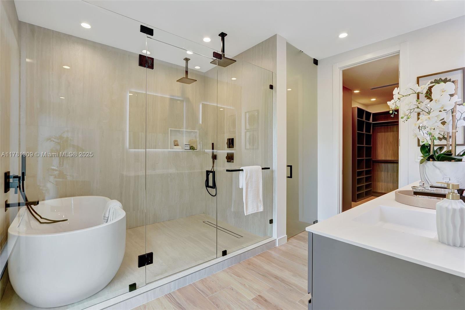 MUNDYS - Residential