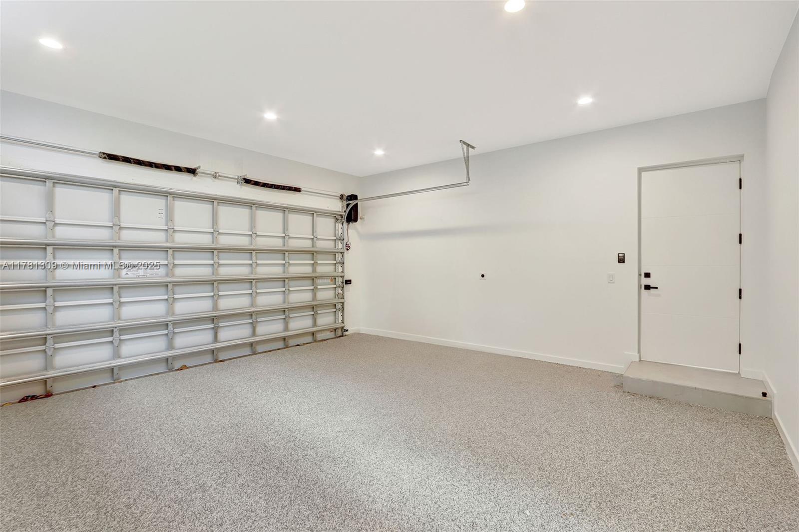 MUNDYS - Residential