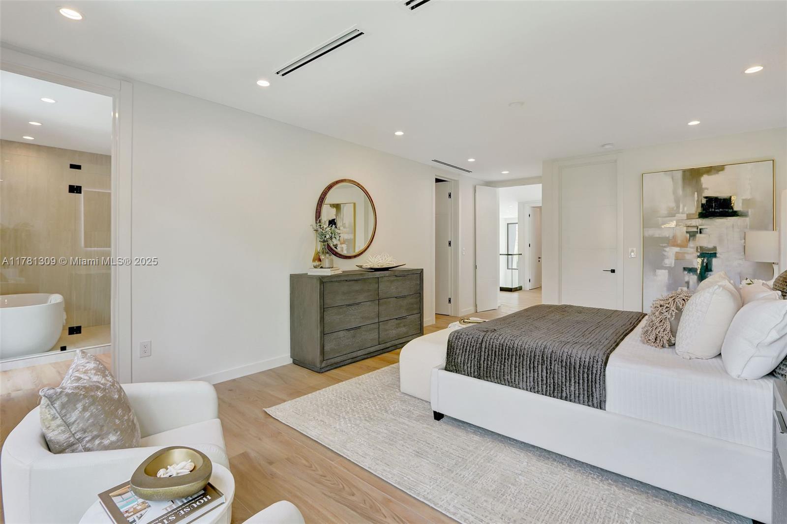 MUNDYS - Residential