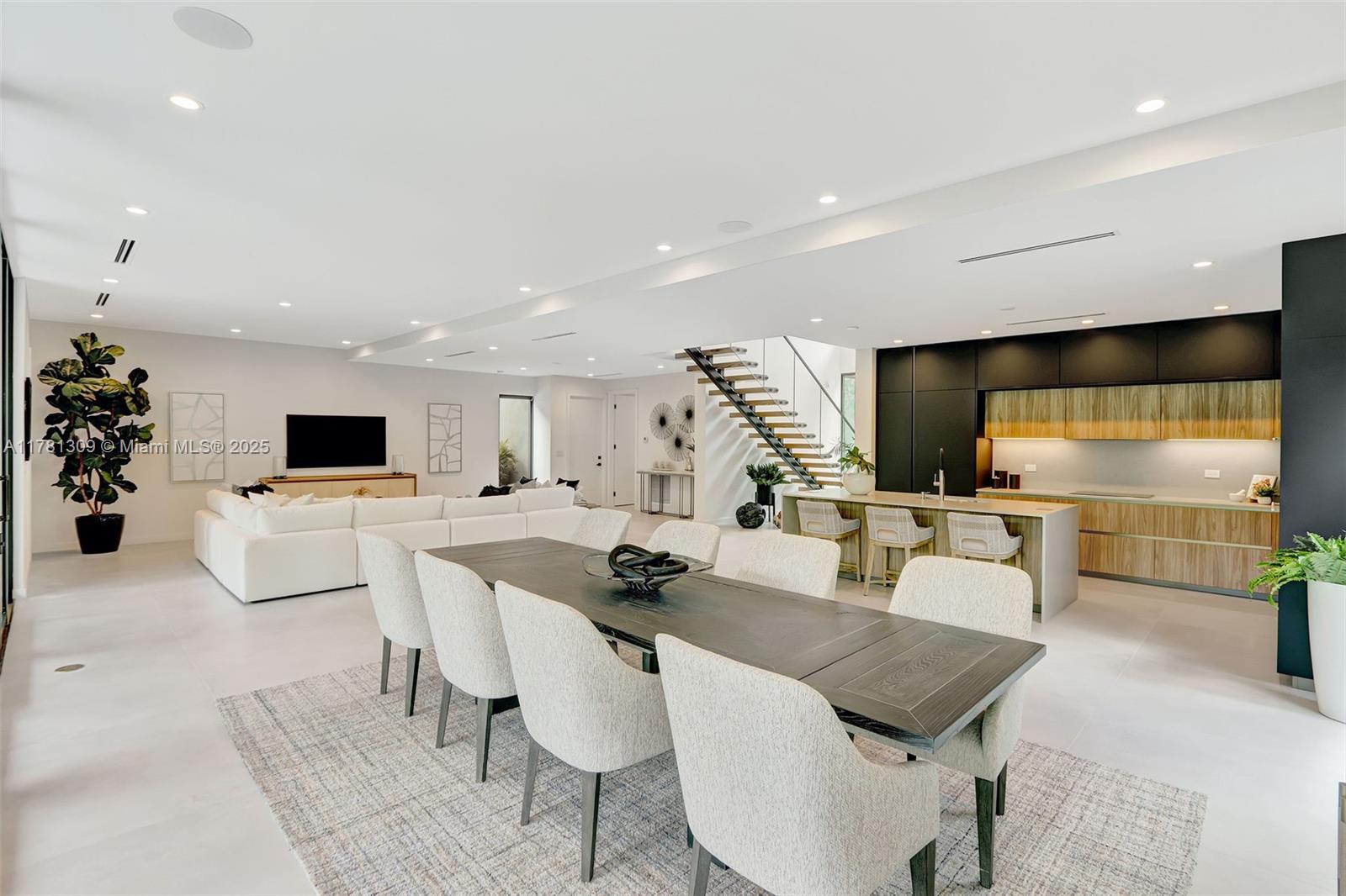 MUNDYS - Residential