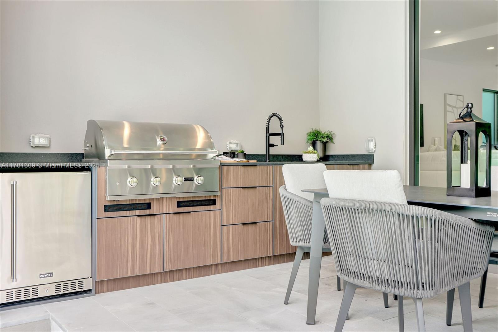 MUNDYS - Residential