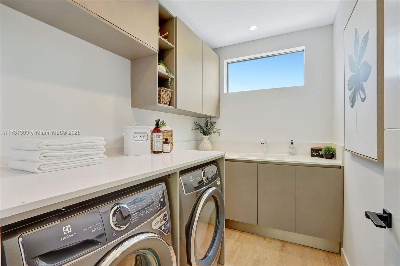 MUNDYS - Residential