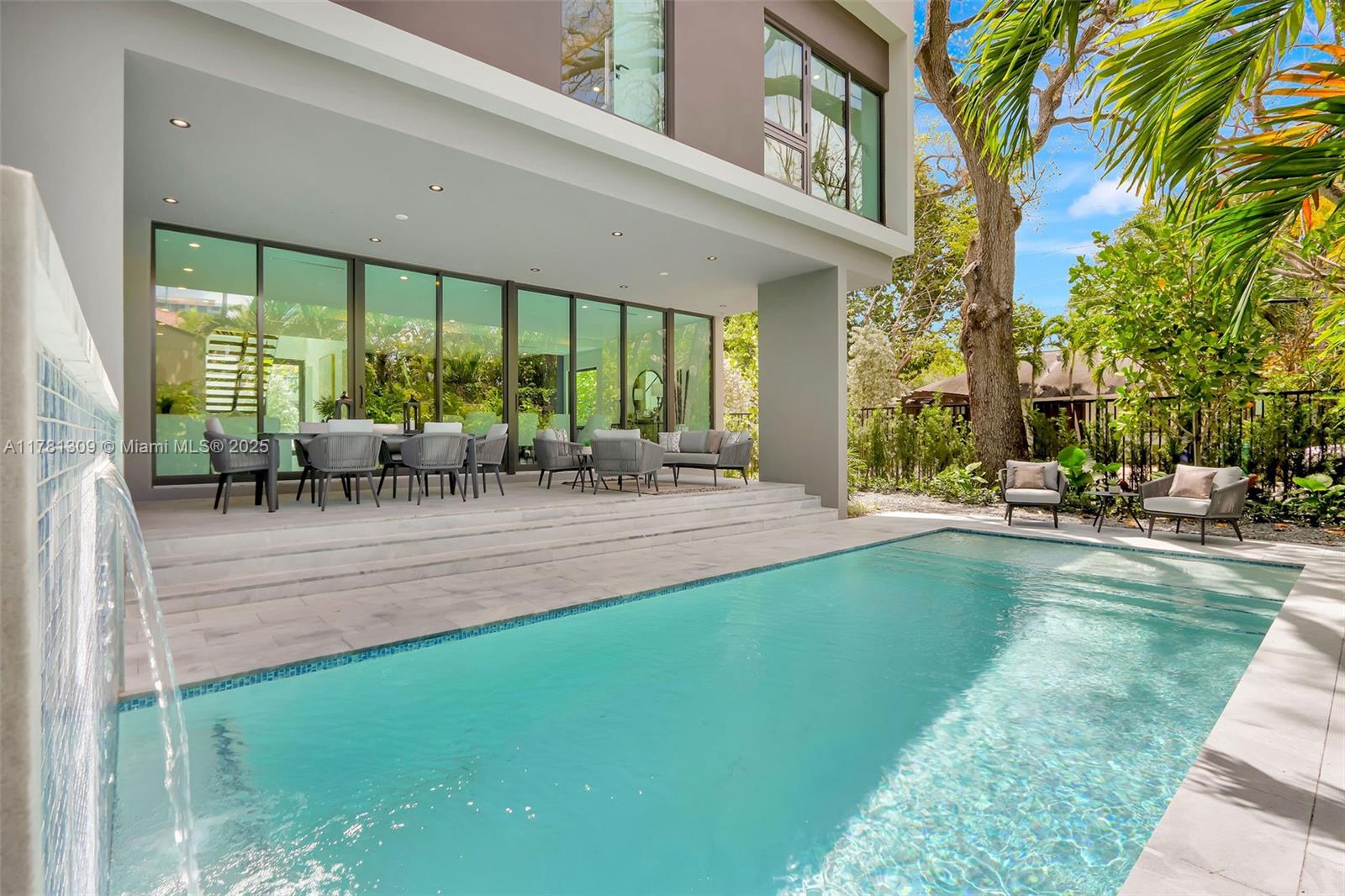 MUNDYS - Residential