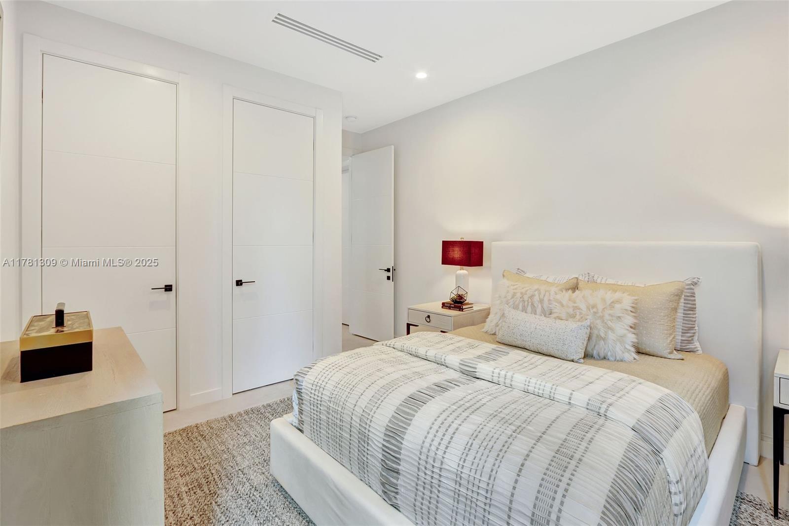 MUNDYS - Residential