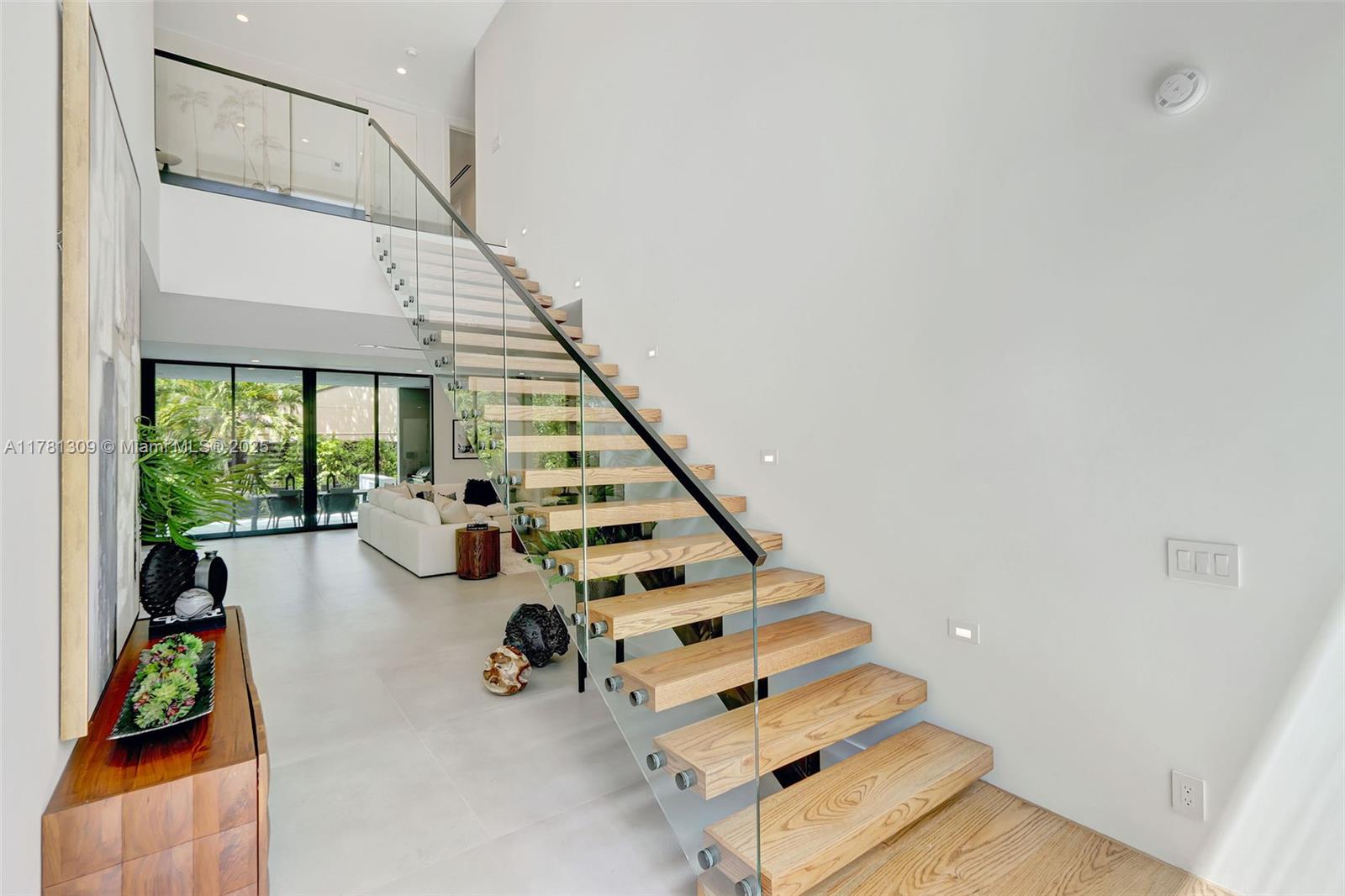 MUNDYS - Residential