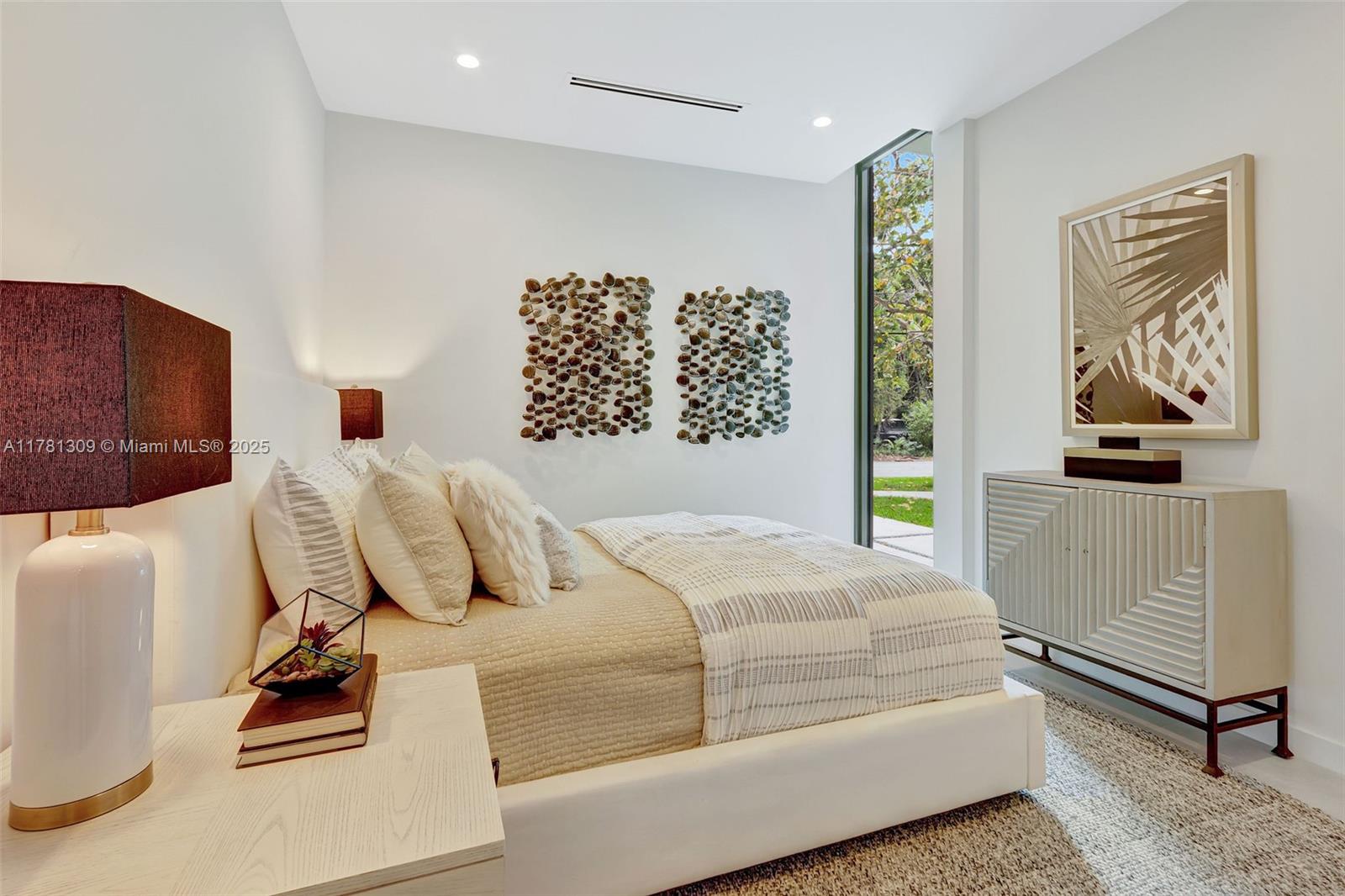 MUNDYS - Residential