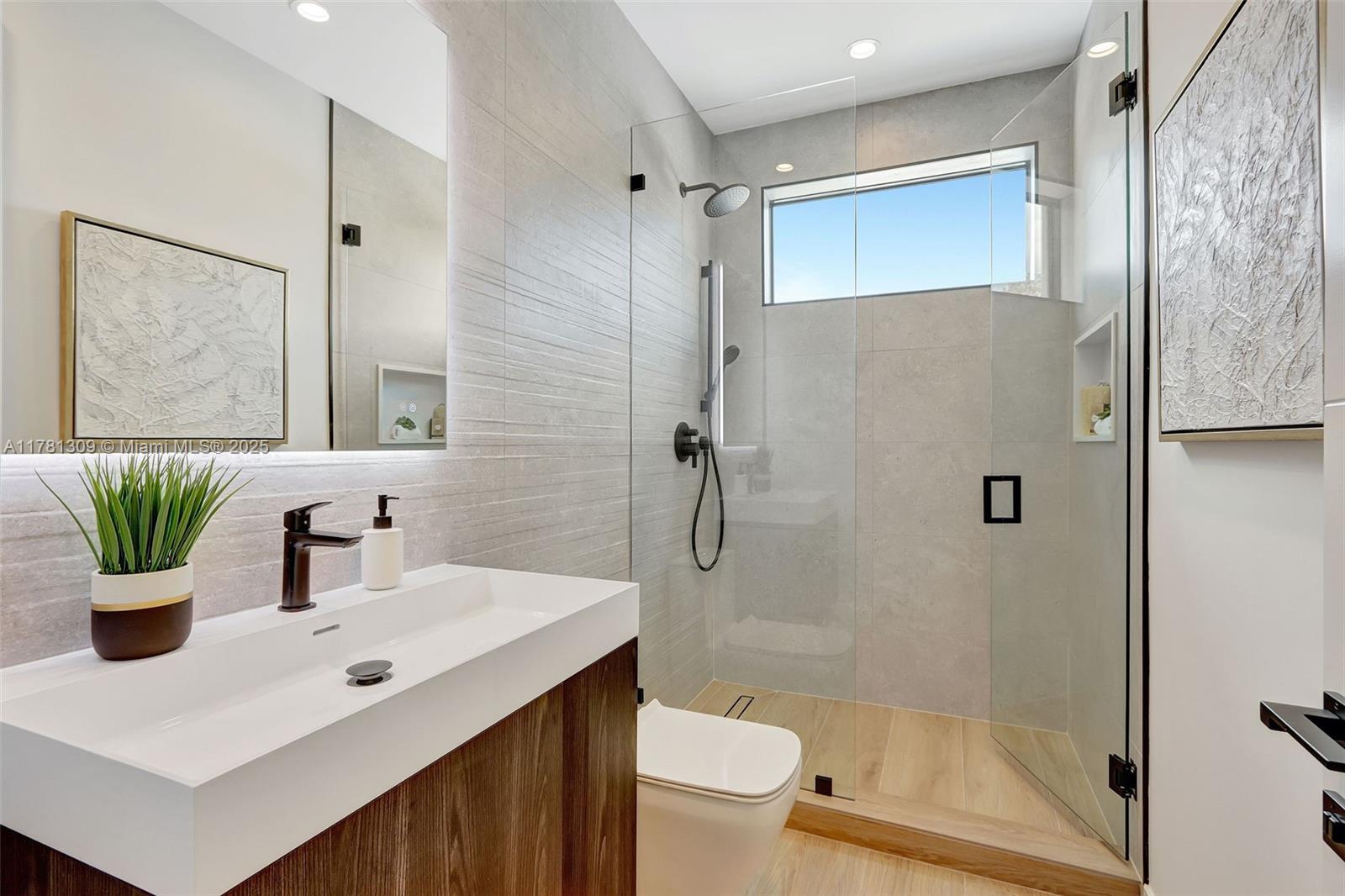 MUNDYS - Residential