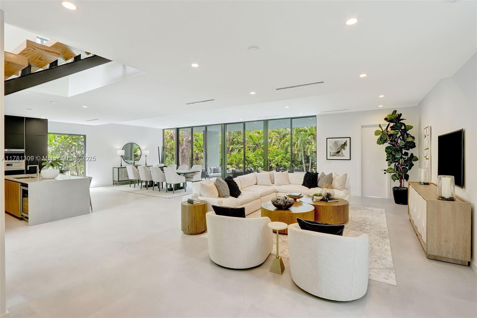 MUNDYS - Residential