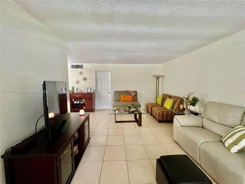 Condominium in Tamarac FL 9100 Lime Bay Blvd Blvd 6.jpg