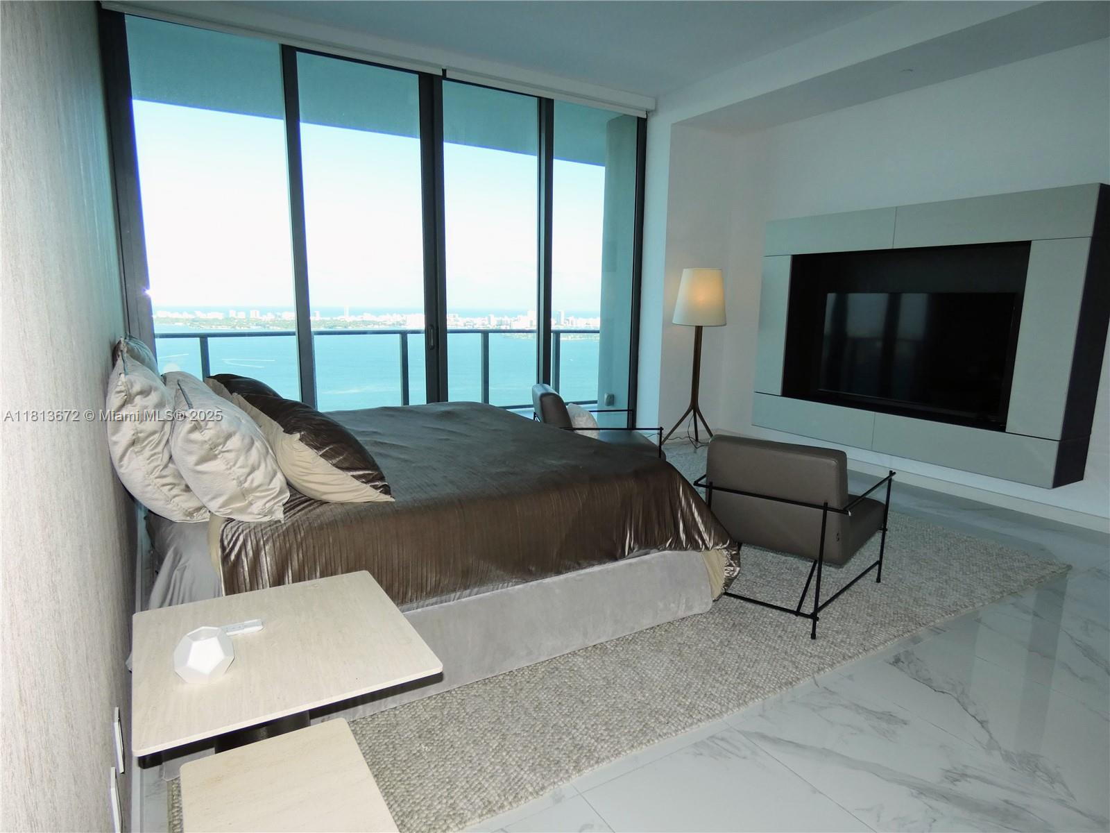 ONE PARAISO CONDO - Residential