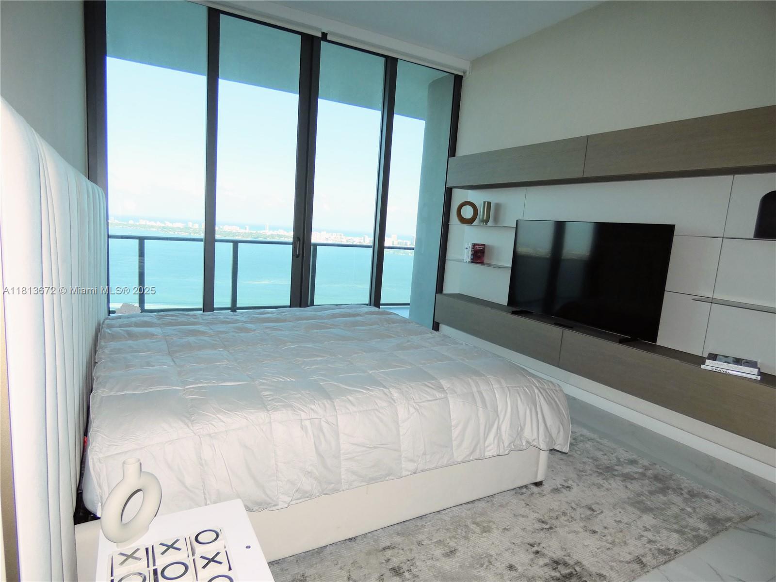 ONE PARAISO CONDO - Residential