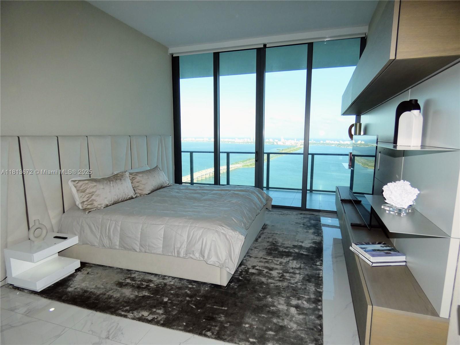 ONE PARAISO CONDO - Residential