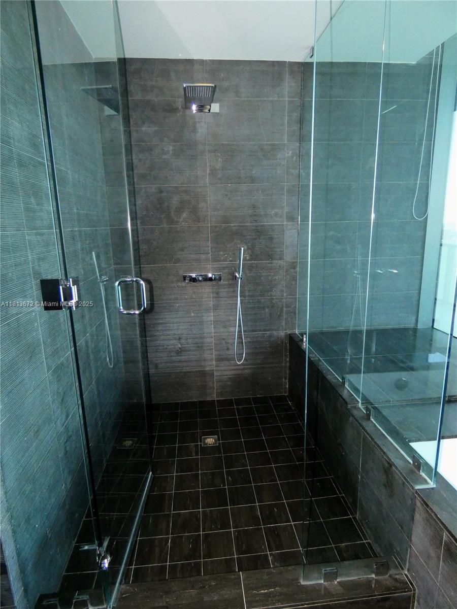 ONE PARAISO CONDO - Residential
