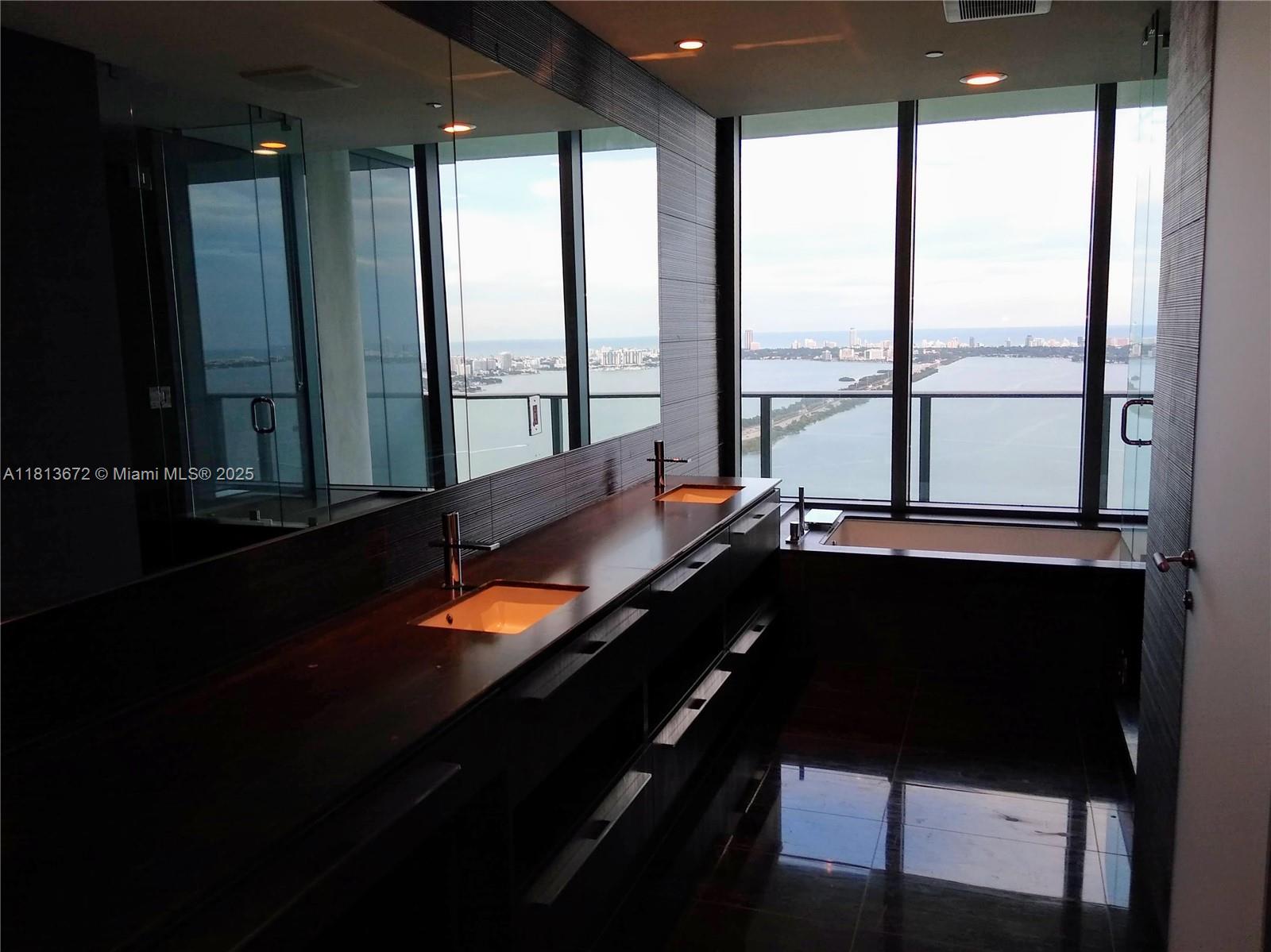 ONE PARAISO CONDO - Residential