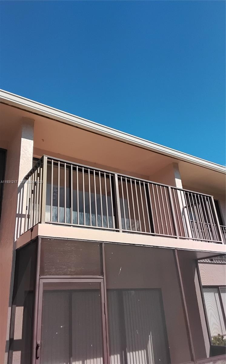 HAMPTON COURT CONDO - Residential