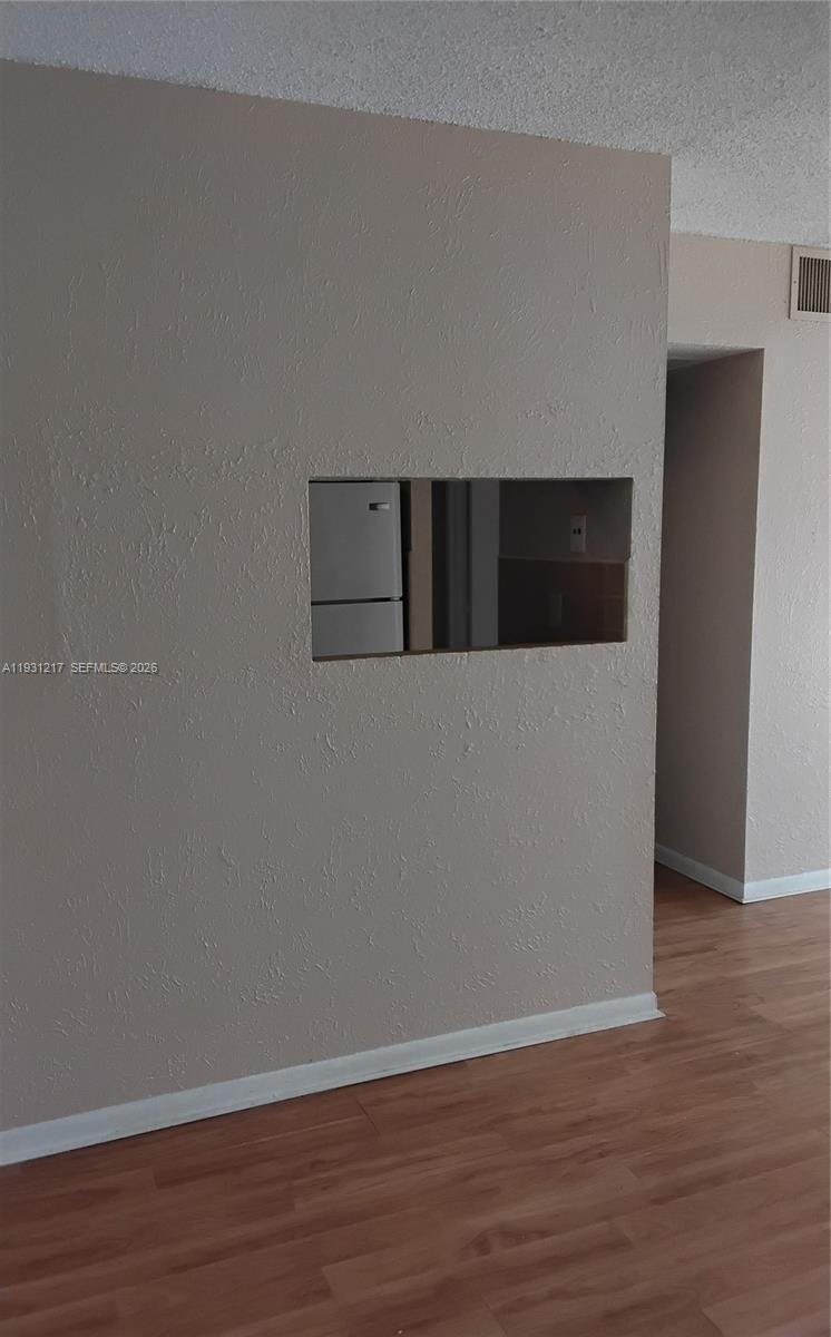 HAMPTON COURT CONDO - Residential