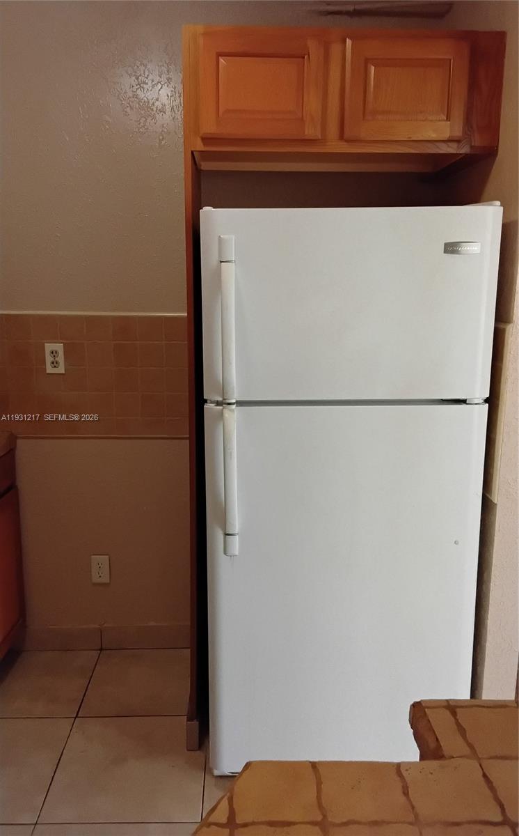 HAMPTON COURT CONDO - Residential