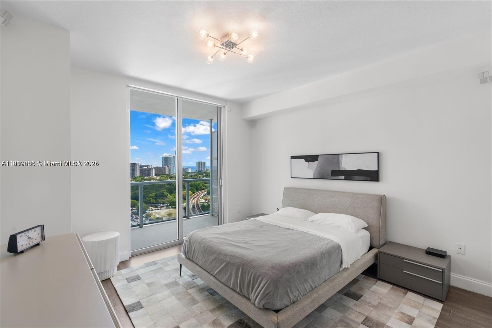 THE AXIS ON BRICKELL COND - Residential