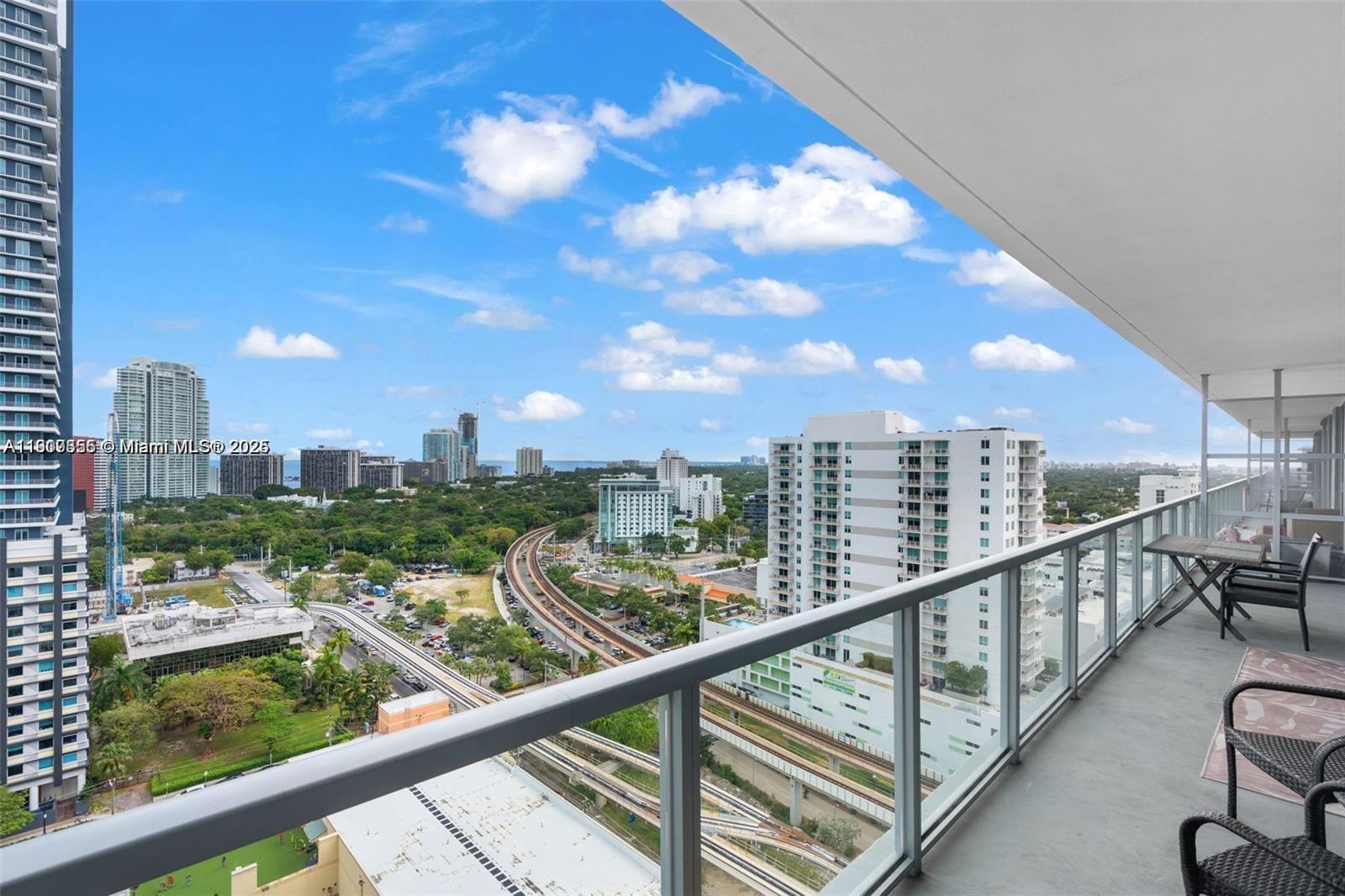 THE AXIS ON BRICKELL COND - Residential