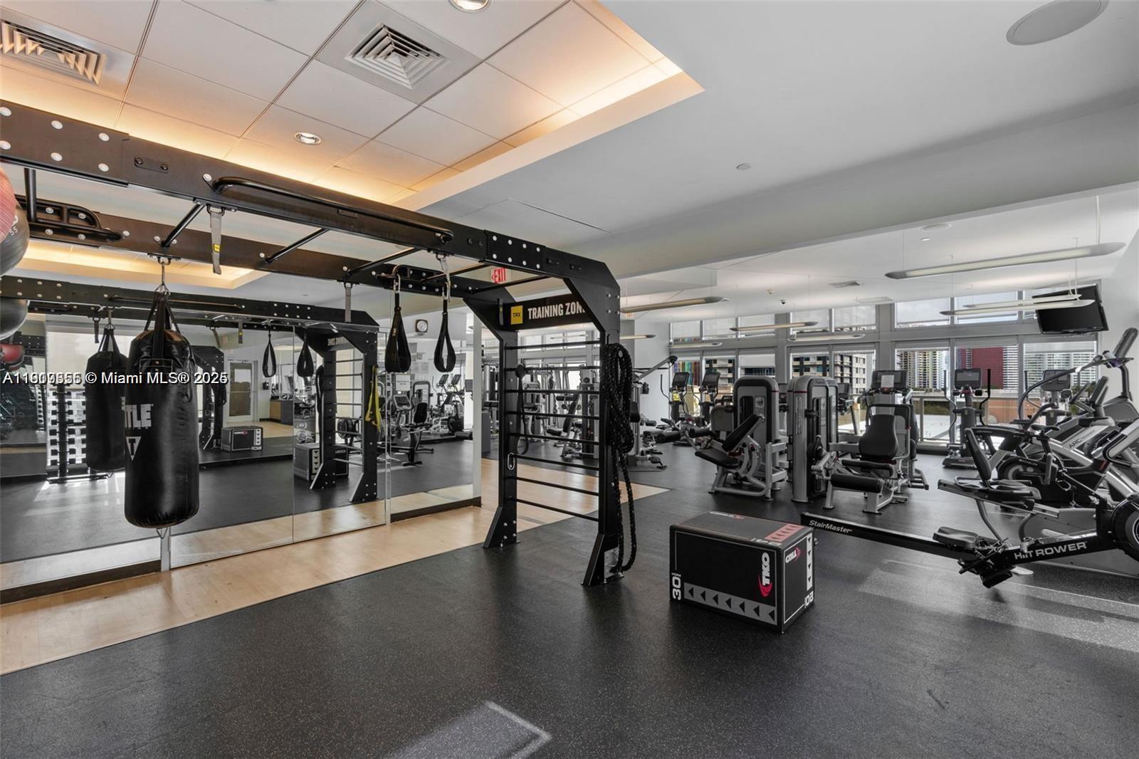 THE AXIS ON BRICKELL COND - Residential