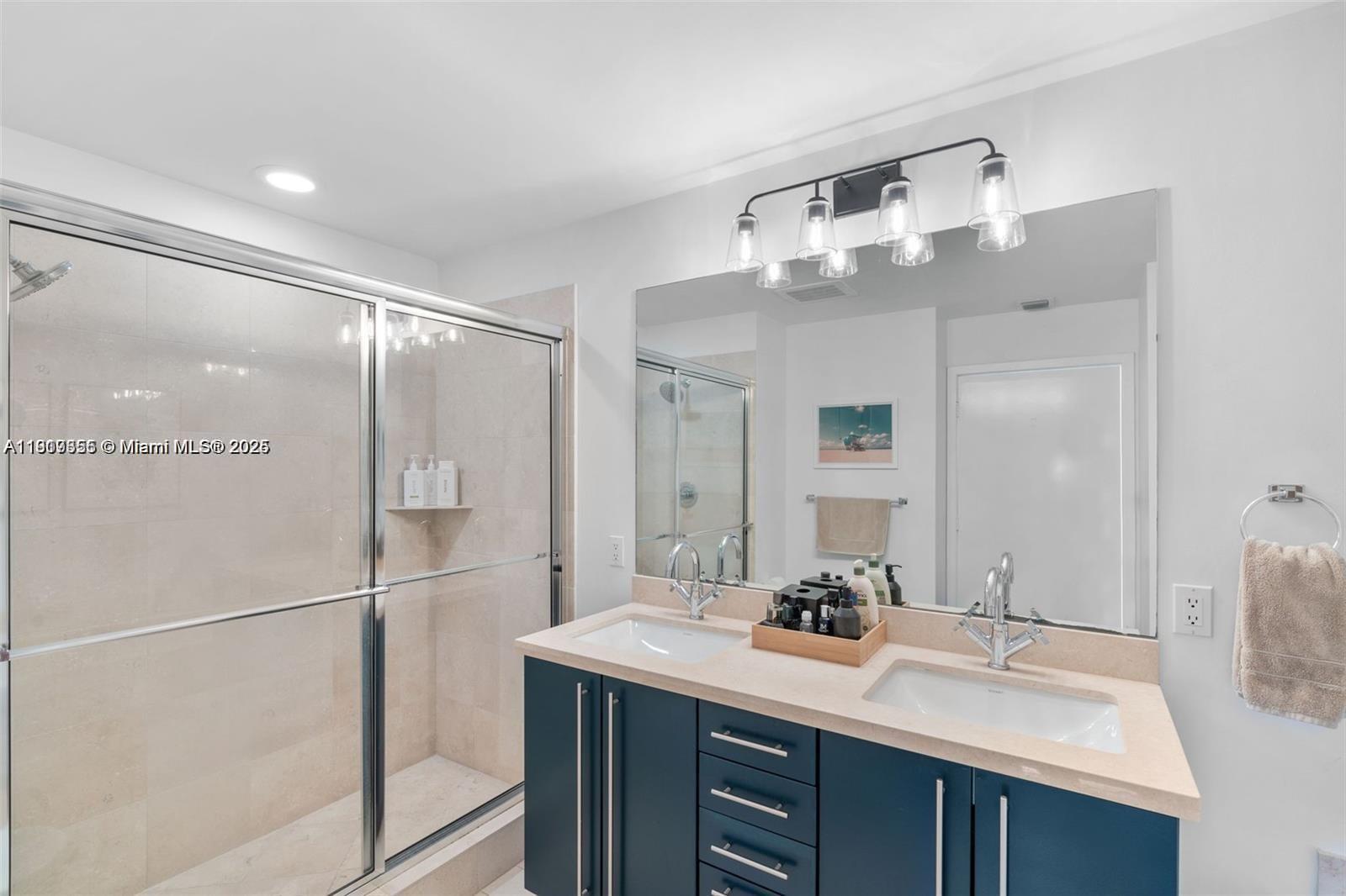 THE AXIS ON BRICKELL COND - Residential