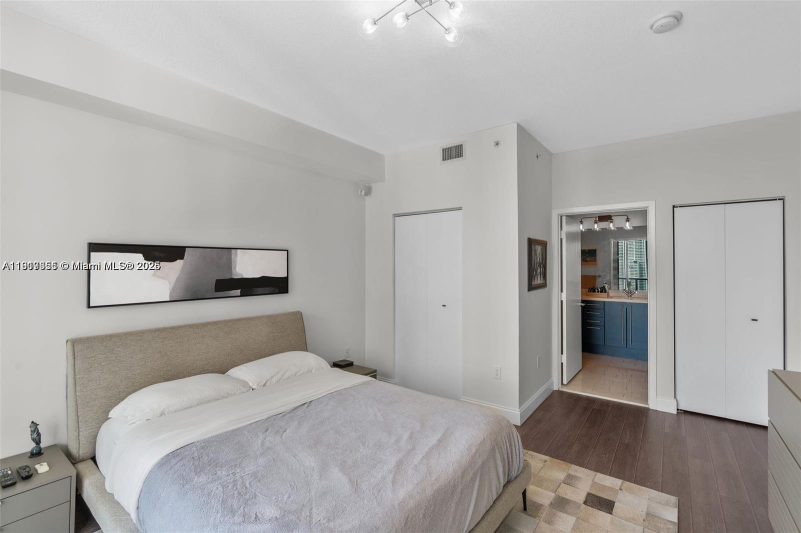 THE AXIS ON BRICKELL COND - Residential