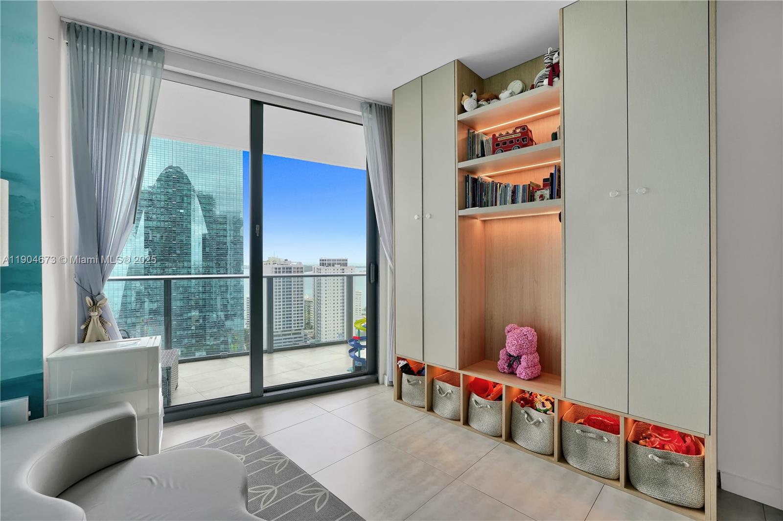 1300 S MIAMI AVENUE CONDO - Residential Lease