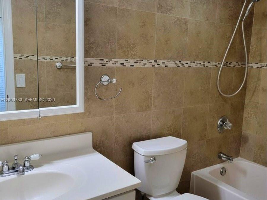 INDIAN LAKE VILLAGE II CO - Residential Lease