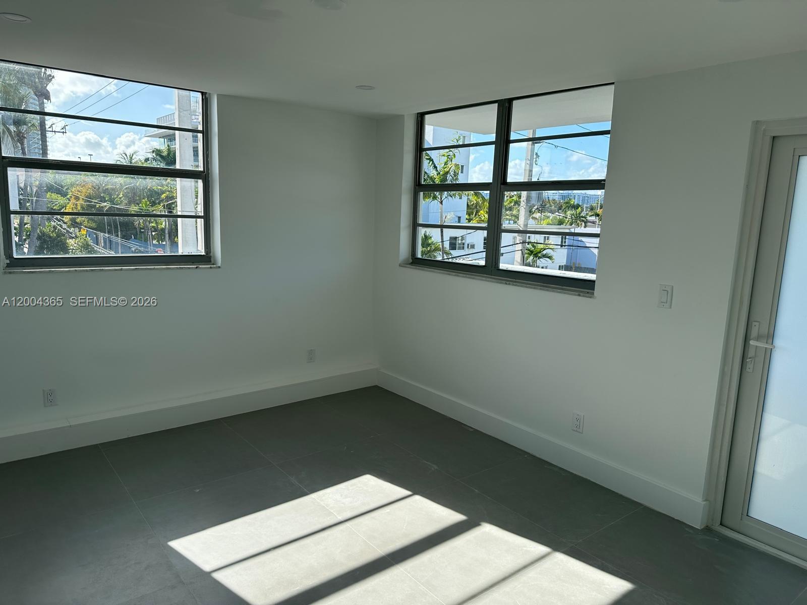 360 Meridian Ave 3E