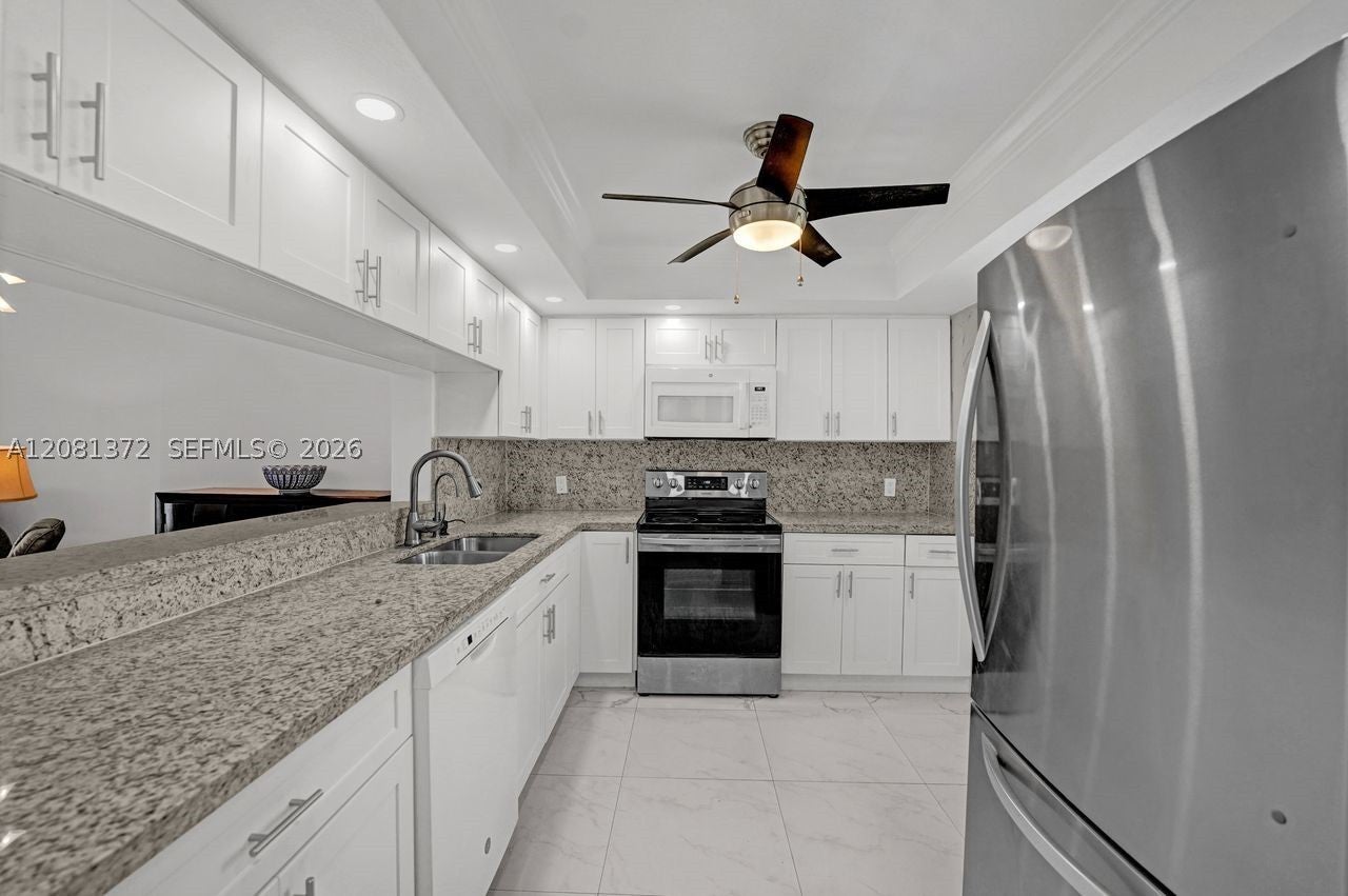 170 SE 5th Ave 405