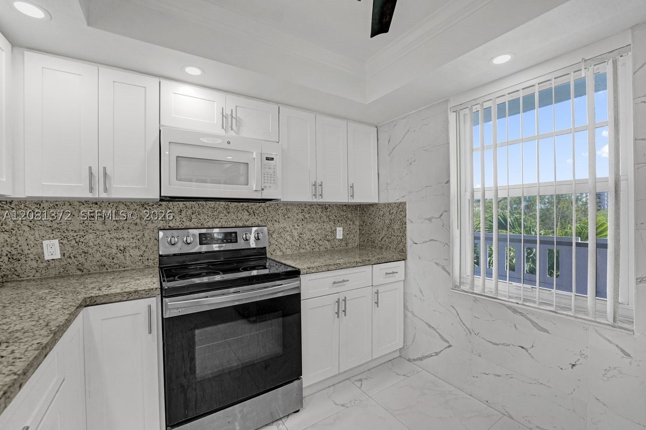 170 SE 5th Ave 405