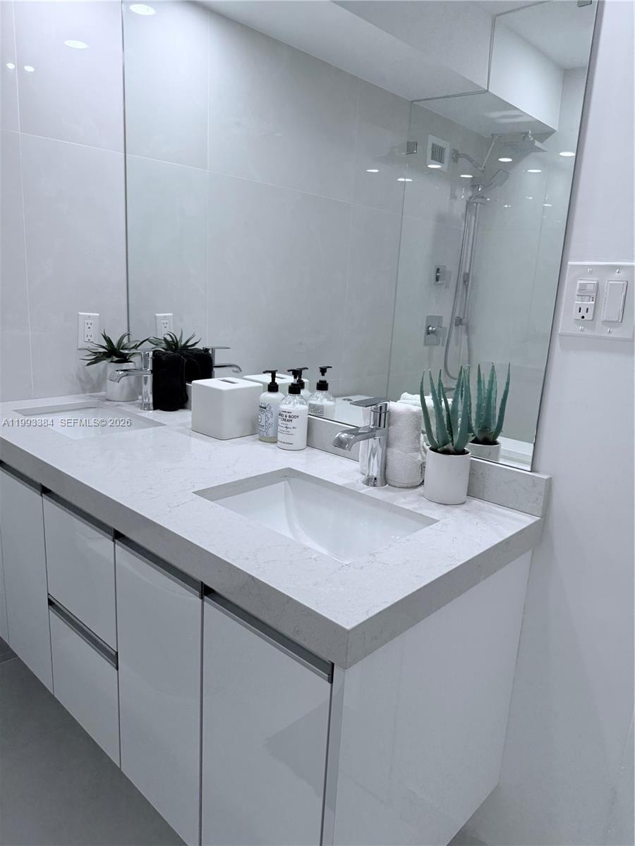 MIRADOR 1000 CONDO - Residential Lease