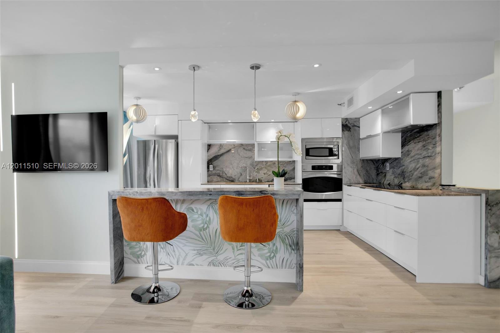MYSTIC POINTE TOWER 500 C - Residential