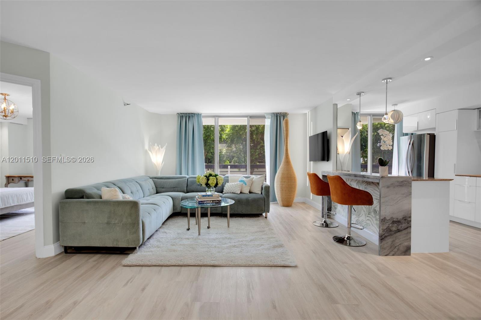 MYSTIC POINTE TOWER 500 C - Residential